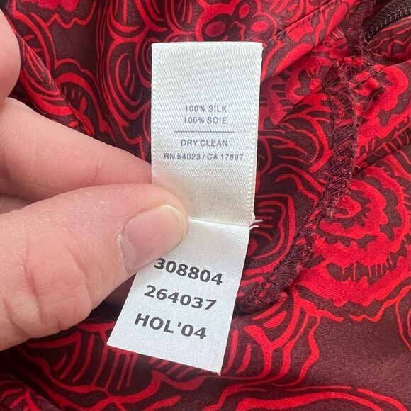 Old Navy Vintage Y2K Red Floral Silk V Neck Tank Top - Picture 9 of 9